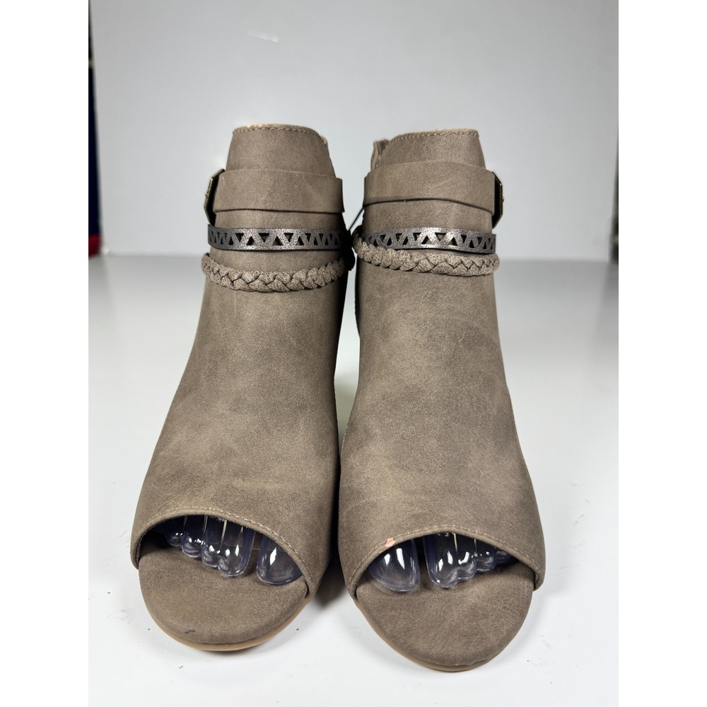 Maurices‎ Sabrina Bootie Womens 7M Beige Leather Open Toe Block Heel Ankle Boots
